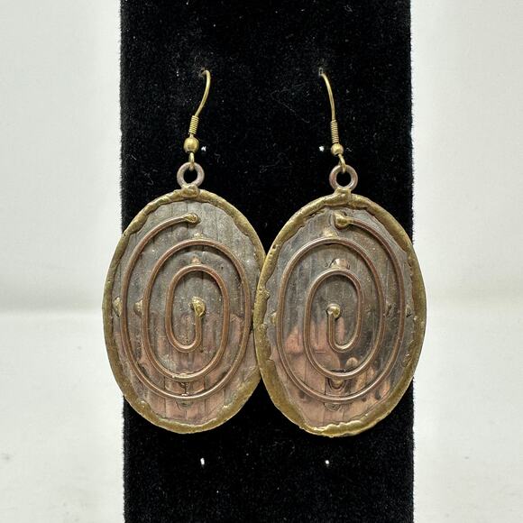 Unbranded Jewelry - Vintage Silver Tone Metal + Brass Spiral Drop Earrings Ovals